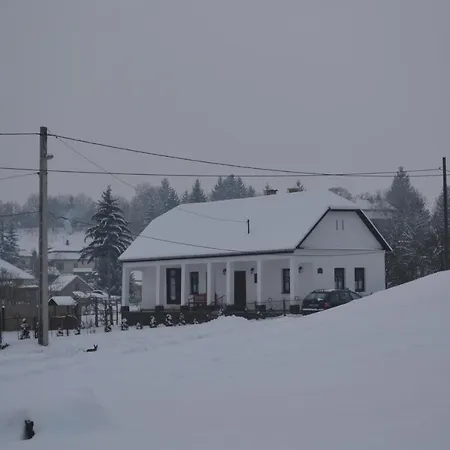 Elizabeth Benczurfalva