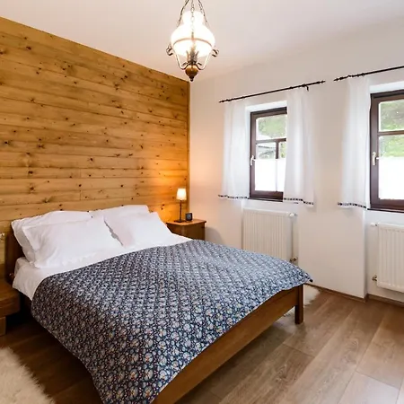 Elizabeth Benczurfalva