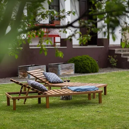 Elizabeth Benczurfalva * Szecseny